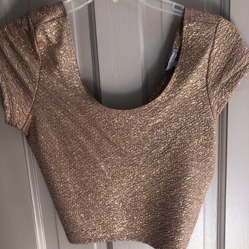 Women crop top